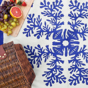 Blue & White Hawaiian design finished wall quilt – Hand applique w/ rod pocket